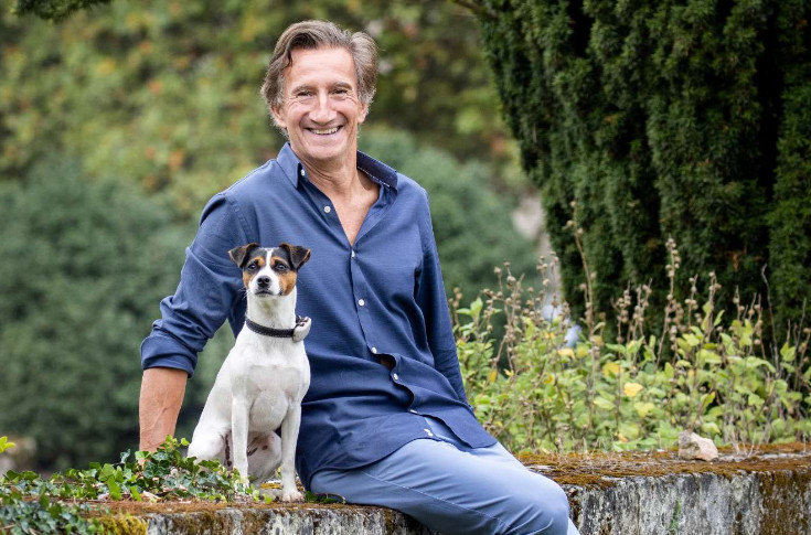 Aucune honte à arracher de la vigne plaide Jacques Lurton, joignant le geste à la parole