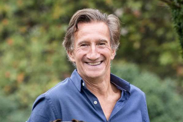 Aucune honte à arracher de la vigne plaide Jacques Lurton, joignant le geste à la parole