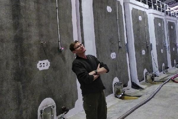 'Des blockhaus conçus pour durer' pourquoi et comment les vignerons rénovent leurs cuves en béton.