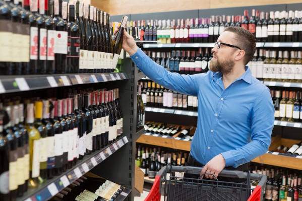 Les vins à petits prix rentables si l'on a des rendements élevés et des surfaces importantes