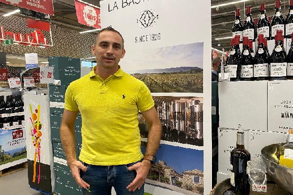 'Le directeur a accepté nos tarifs sans discuter' Ces vignerons misent sur les grandes surfaces locales pour augmenter leurs débouchés