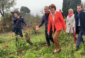 Des Assises de la viticulture dans les Conférences de la souveraineté d’Annie Genevard