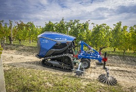 Robot viticole ou tracteur boîte vario ? New Holland sort les deux !