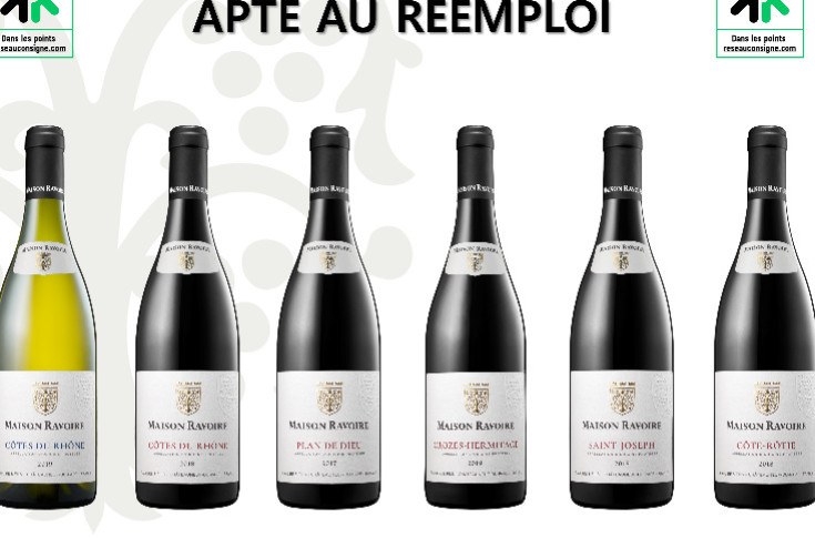 Des étiquettes lavables pour une bouteille de vin consignée