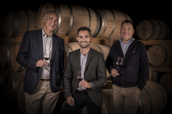 Patrick Jestin cède les rênes des vins Dourthe à Valentin Jestin et Frédéric Bonnaffous