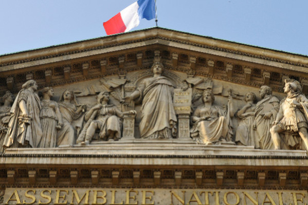 Le RN prend la présidence du groupe d’études parlementaires vigne et vin