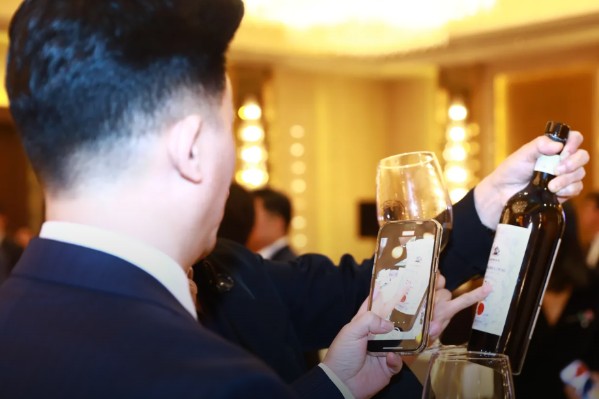 La Chine devrait lever les droits de douane punitifs sur les vins australiens en 2024