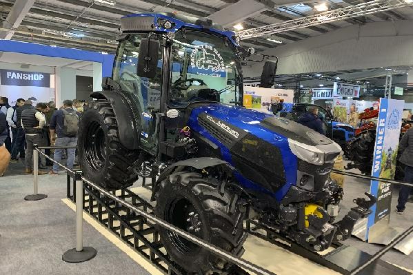 Au Sitevi, des tracteurs viticoles plus confortables et moins polluants