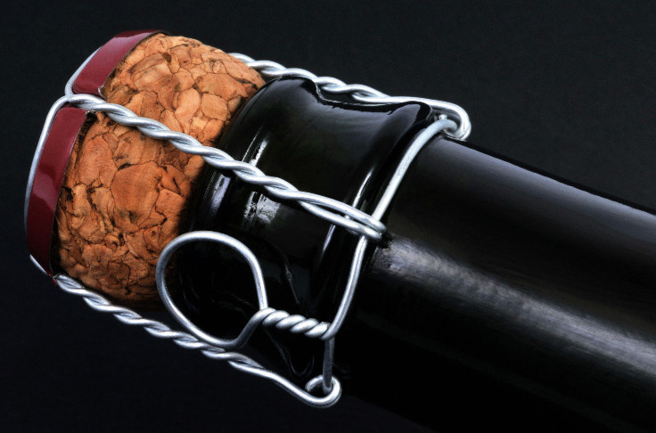 Les vignerons de Champagne se prennent la tête sur les coiffes