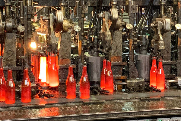 Les verriers plus inquiets par la décarbonation des bouteilles que la déconsommation des vins