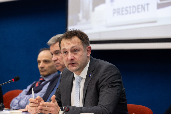 Christophe Hansen, commissaire européen qui tient au vin