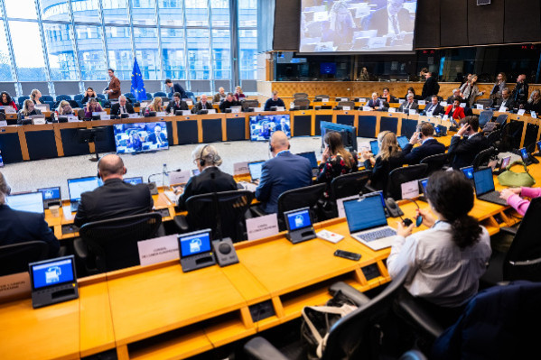 De l'arrachage à la promotion, Bruxelles face à la crise viticole : une contre-révolution après 20 ans de libéralisation