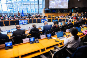 De l'arrachage à la promotion, Bruxelles face à la crise viticole : une contre-révolution après 20 ans de libéralisation