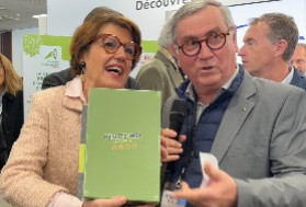 Pour 'construire la viticulture de demain' Bernard Angelras anime les conférences viticoles de la souveraineté alimentaire