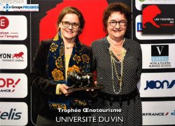 L'Université du Vin de Suze-la-Rousse reçoit le prix de la 