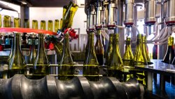 Comment améliorer la performance de votre ligne de mise en bouteille ? 