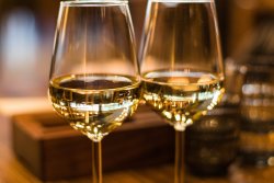 Vendre son vin en ligne : oui, mais pas chez n’importe qui
